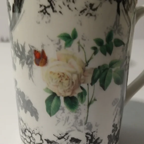 American Altelier Rose Toile Retired Dining Mugs with Classic Design